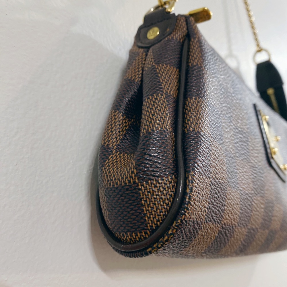 Louis Vuitton Eva Clutch - Picture 8 of 16